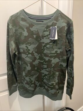 Nautica kid’s Green Camo Crewneck Sweater Size Large 14 / 16
